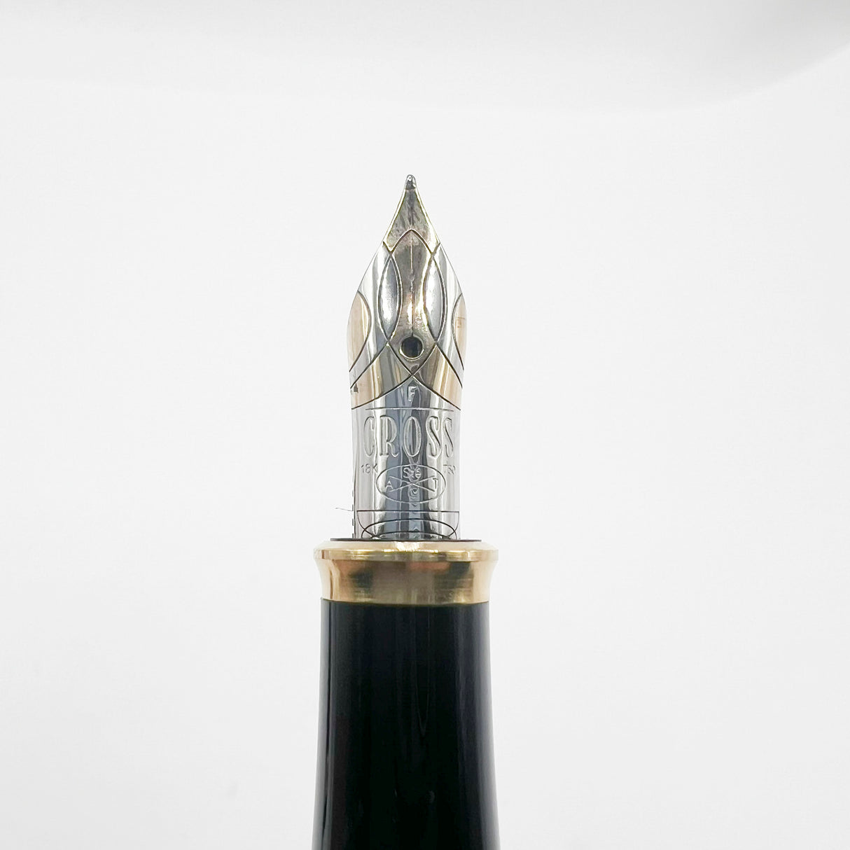 Cross Pinnacle Bordeaux Lacquer Fountain Pen - Fine 18kt Gold Nib