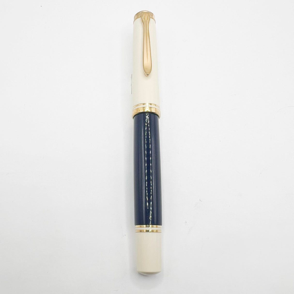 Pelikan M800 Special Edition Midnight Blue/Cream Fountain Pen - Flexible Medium 14kt Gold Nib
