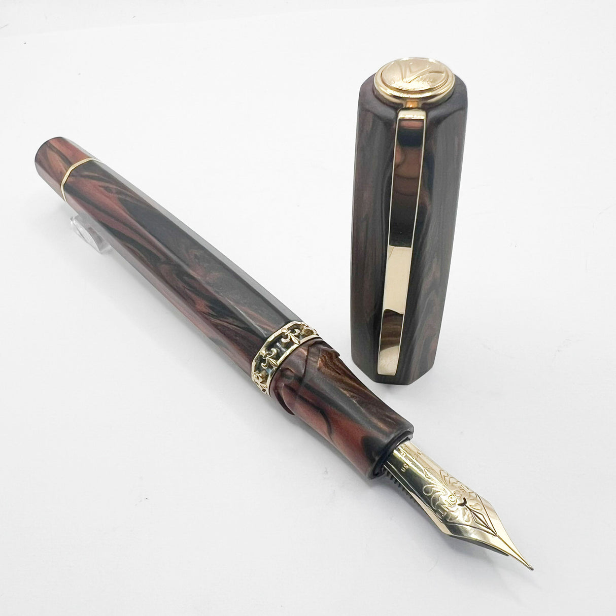 Visconti Medici "Briarwood" Facetted Fountain Pen - Extra Fine 18kt Gold Nib