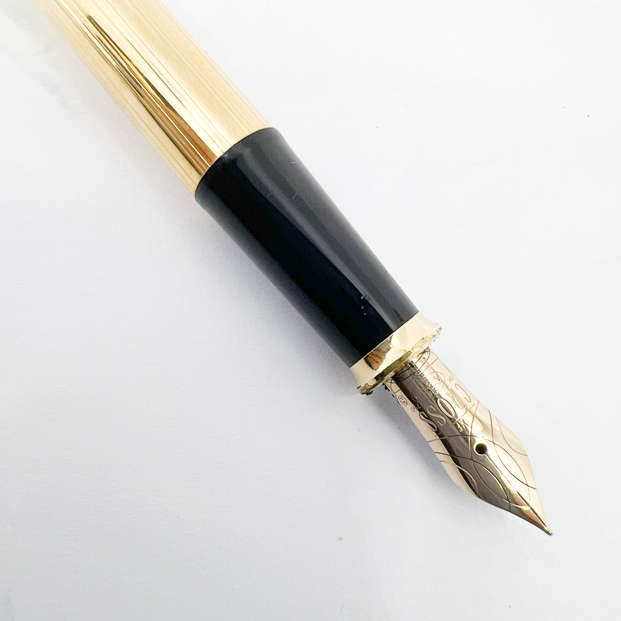 Cross Townsend Gold Plated Fountain Pen - Fine 18kt Gold Nib