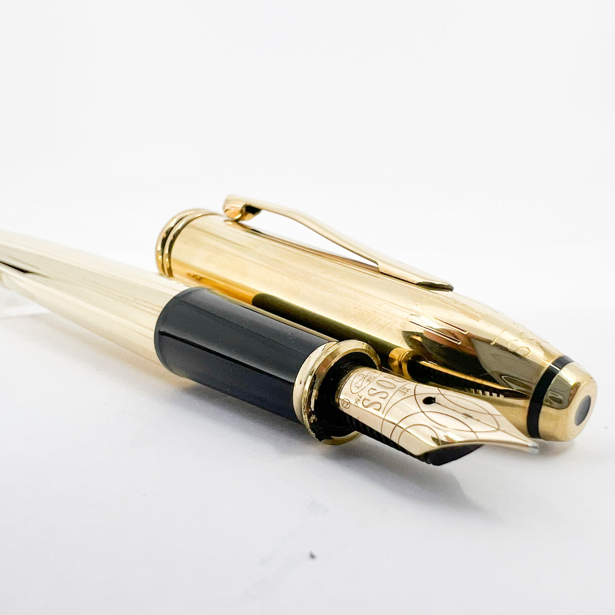 Cross Townsend Gold Plated Fountain Pen - Fine 18kt Gold Nib