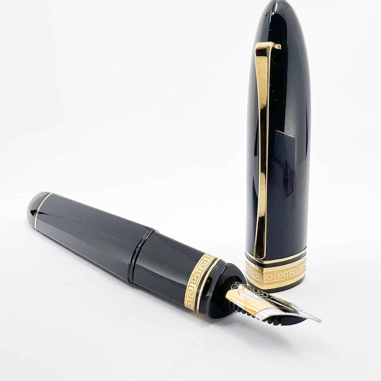 OMAS Blue/Black #360 Oversized Triangulated Fountain Pen - Fine 18kt Gold Nib