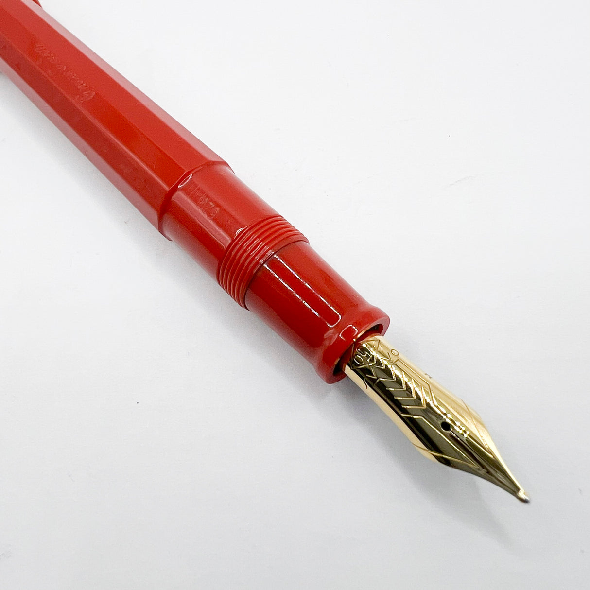 OMAS for Armando Simoni Club/1990's - Milord Paragon Coral Fountain Pen - Medium 18kt Gold Nib