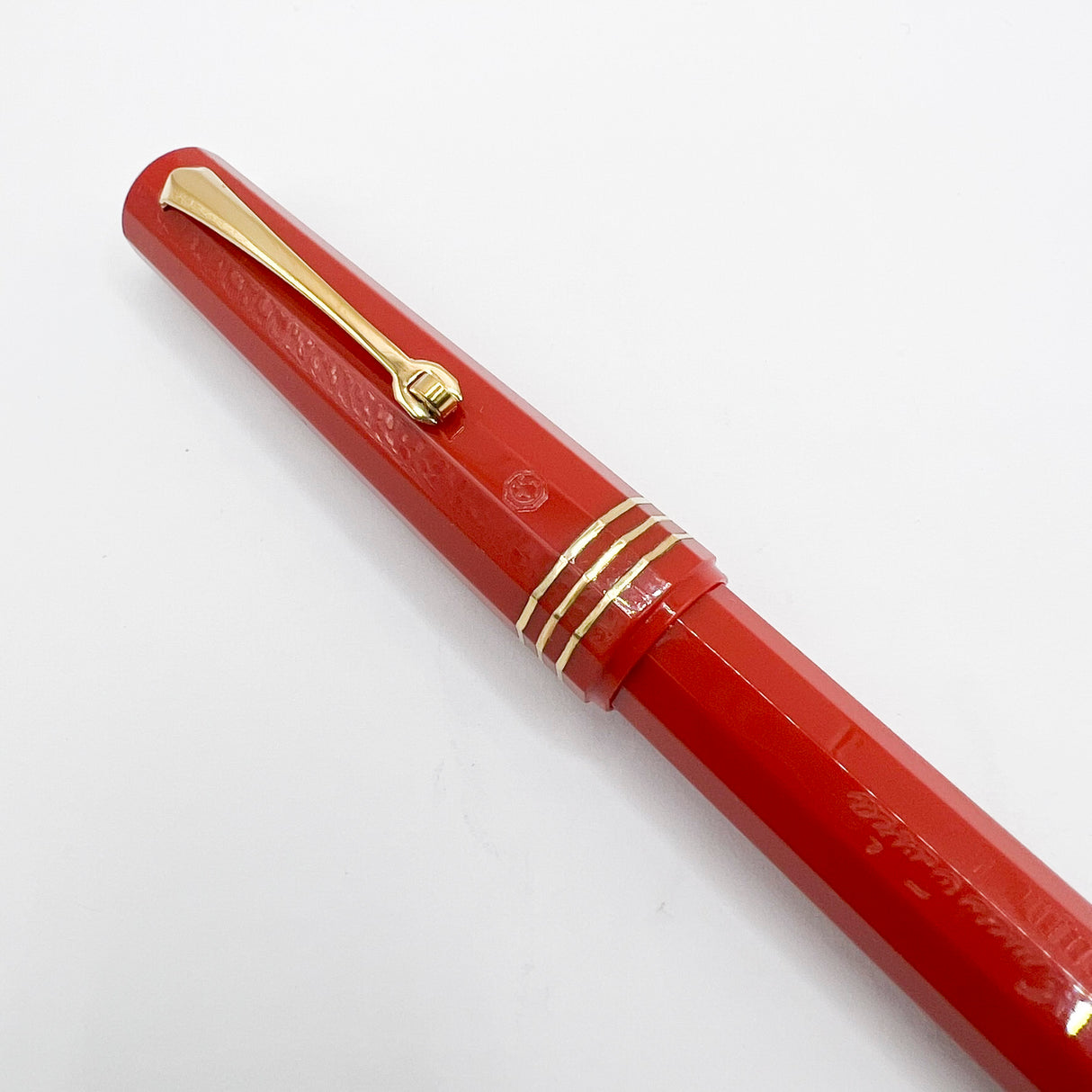 OMAS for Armando Simoni Club/1990's - Milord Paragon Coral Fountain Pen - Medium 18kt Gold Nib