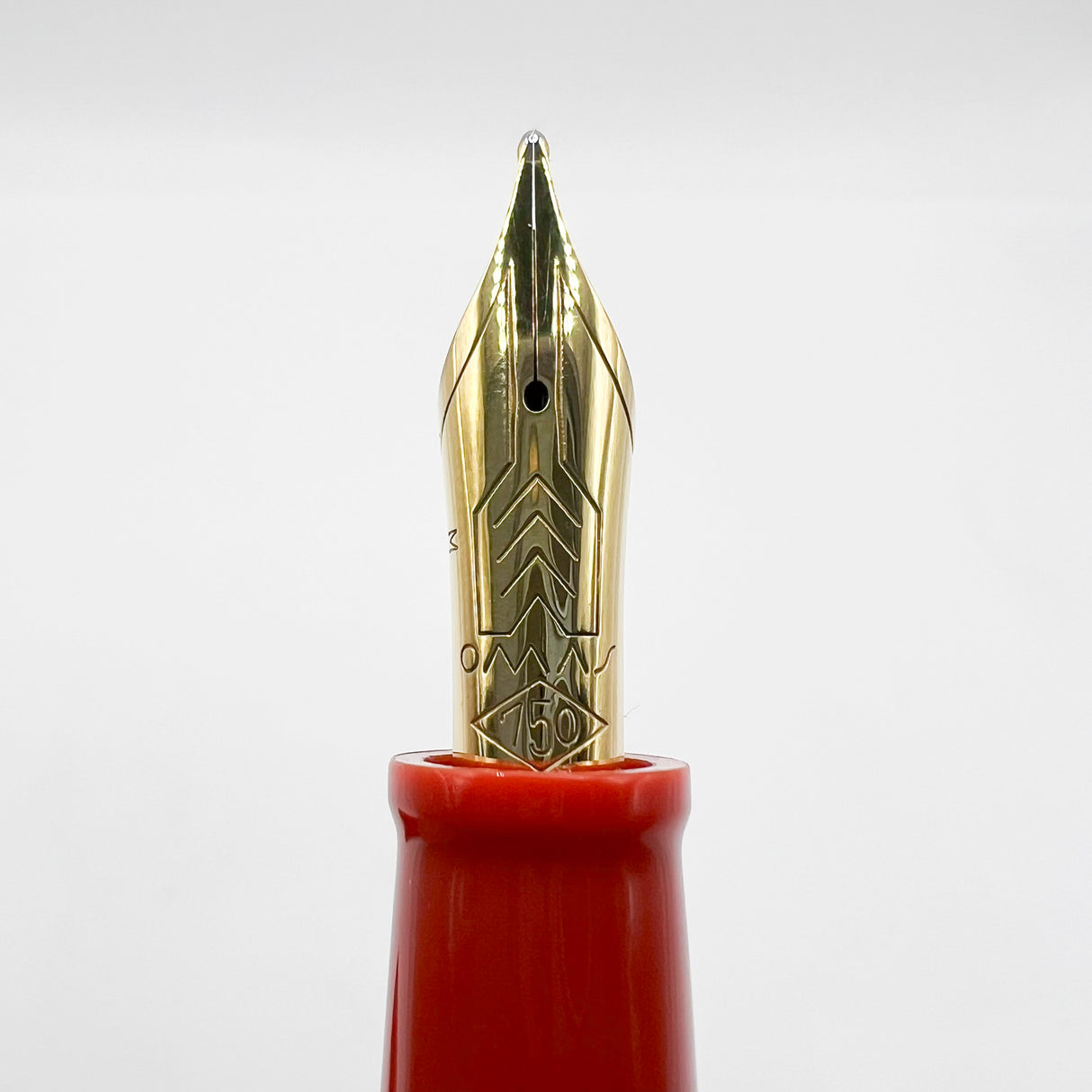 OMAS for Armando Simoni Club/1990's - Milord Paragon Coral Fountain Pen - Medium 18kt Gold Nib