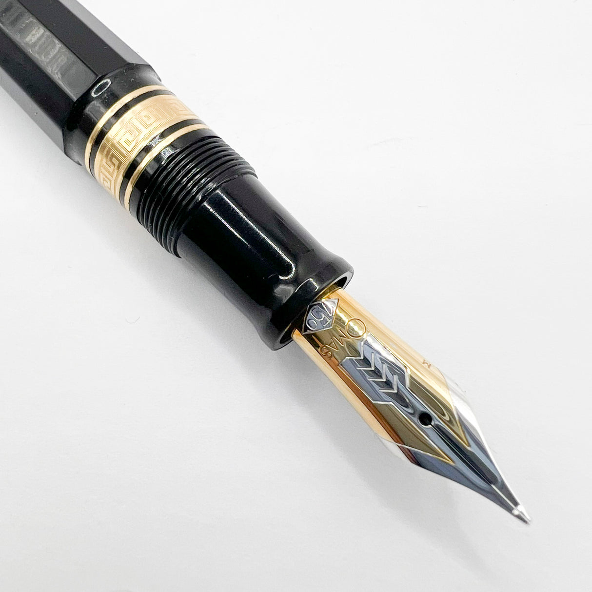 OMAS Senior Paragon Extra - Large Facetted Black Fountain Pen - Semi-Flexible Medium 18kt Gold Nib