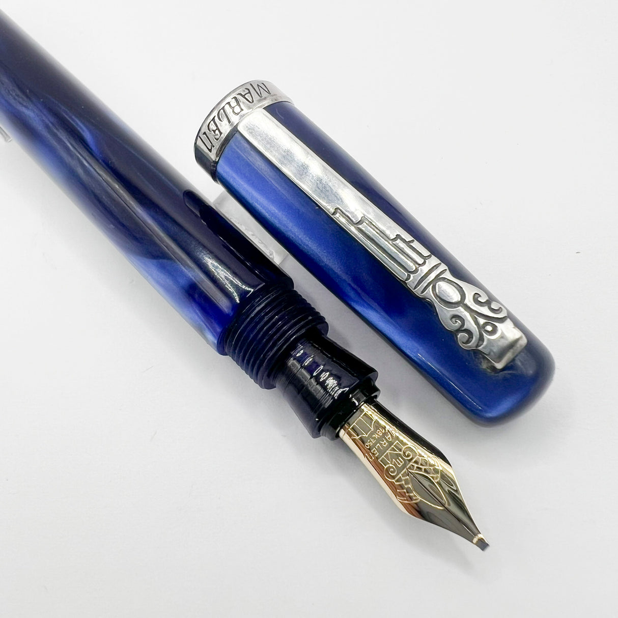 Marlen Chagall Marbled Blue Fountain Pen - Broad 18kt Gold Nib