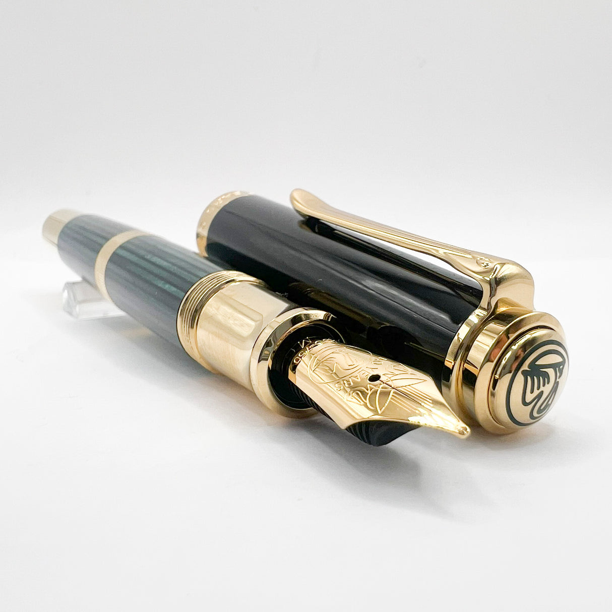 Pelikan Souverän M800 40 Years Anniversary Limited Edition Fountain Pen - Medium 18kt Gold Nib