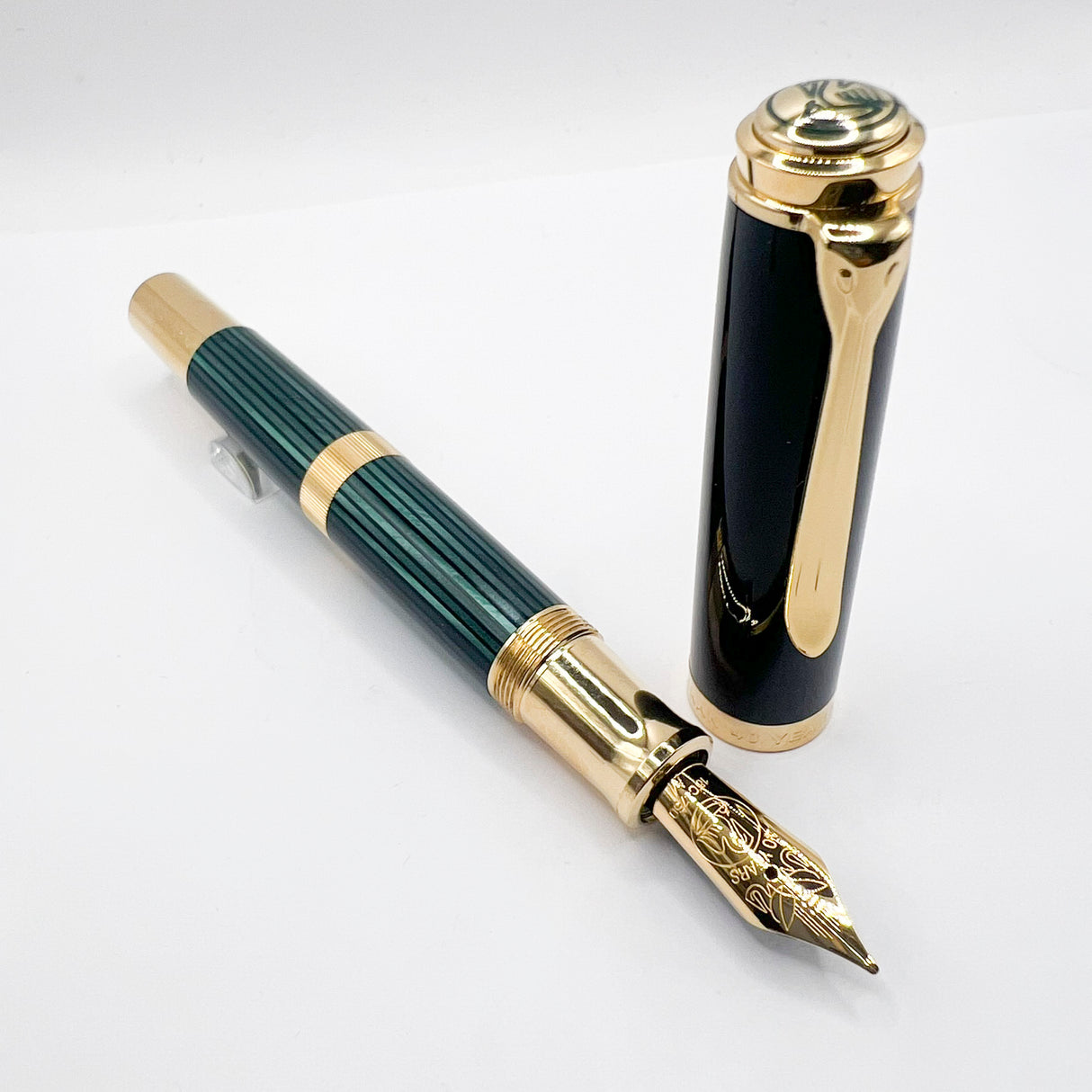 Pelikan Souverän M800 40 Years Anniversary Limited Edition Fountain Pen - Medium 18kt Gold Nib