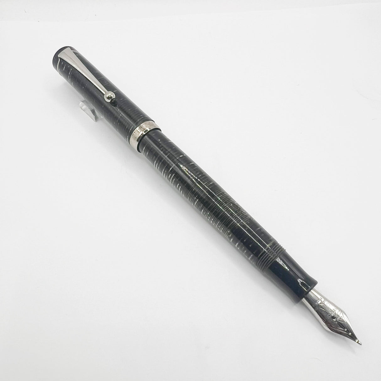 Visconti D'Essai Vintage Celluloid Limited Edition Fountain Pen - Fine 18kt Gold Nib