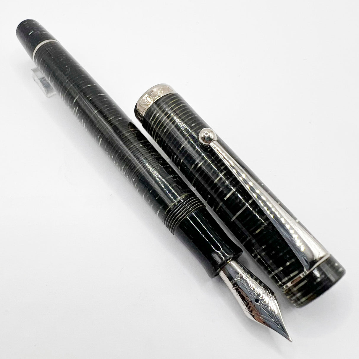 Visconti D'Essai Vintage Celluloid Limited Edition Fountain Pen - Fine 18kt Gold Nib