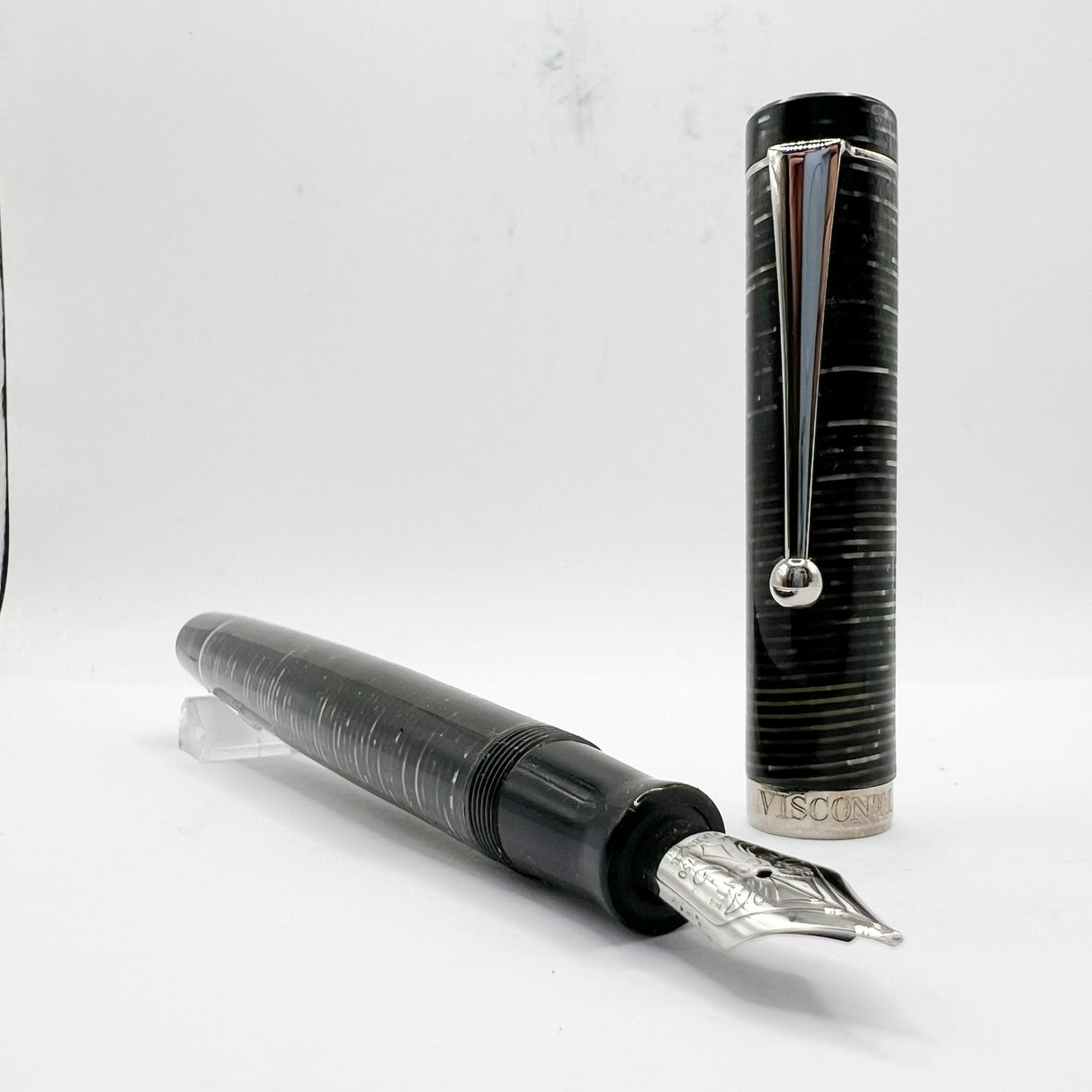 Visconti D'Essai Vintage Celluloid Limited Edition Fountain Pen - Fine 18kt Gold Nib