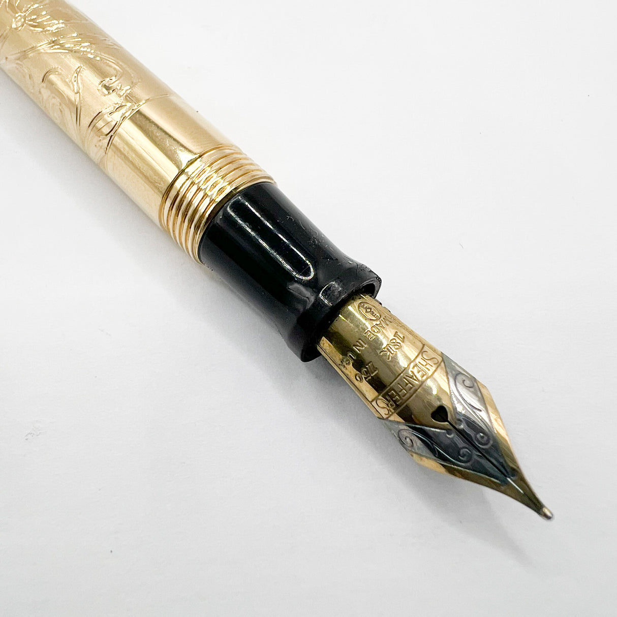 Sheaffer Commemorative Limited Edition Gold-Plated Fountain Pen - Medium 18kt Gold Nib