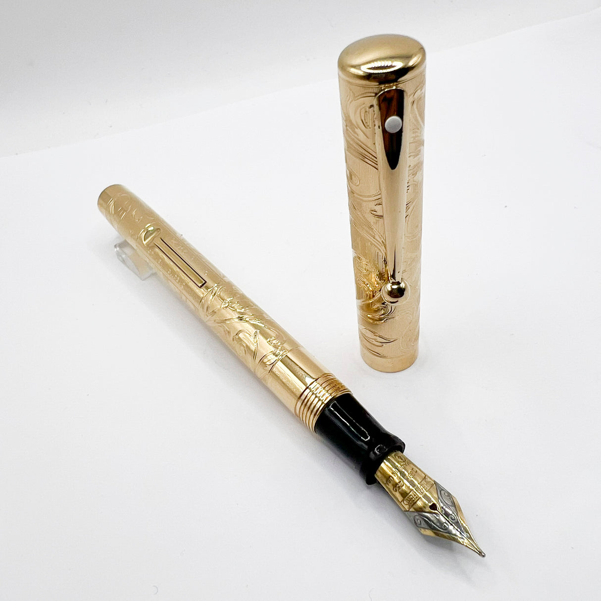 Sheaffer Commemorative Limited Edition Gold-Plated Fountain Pen - Medium 18kt Gold Nib
