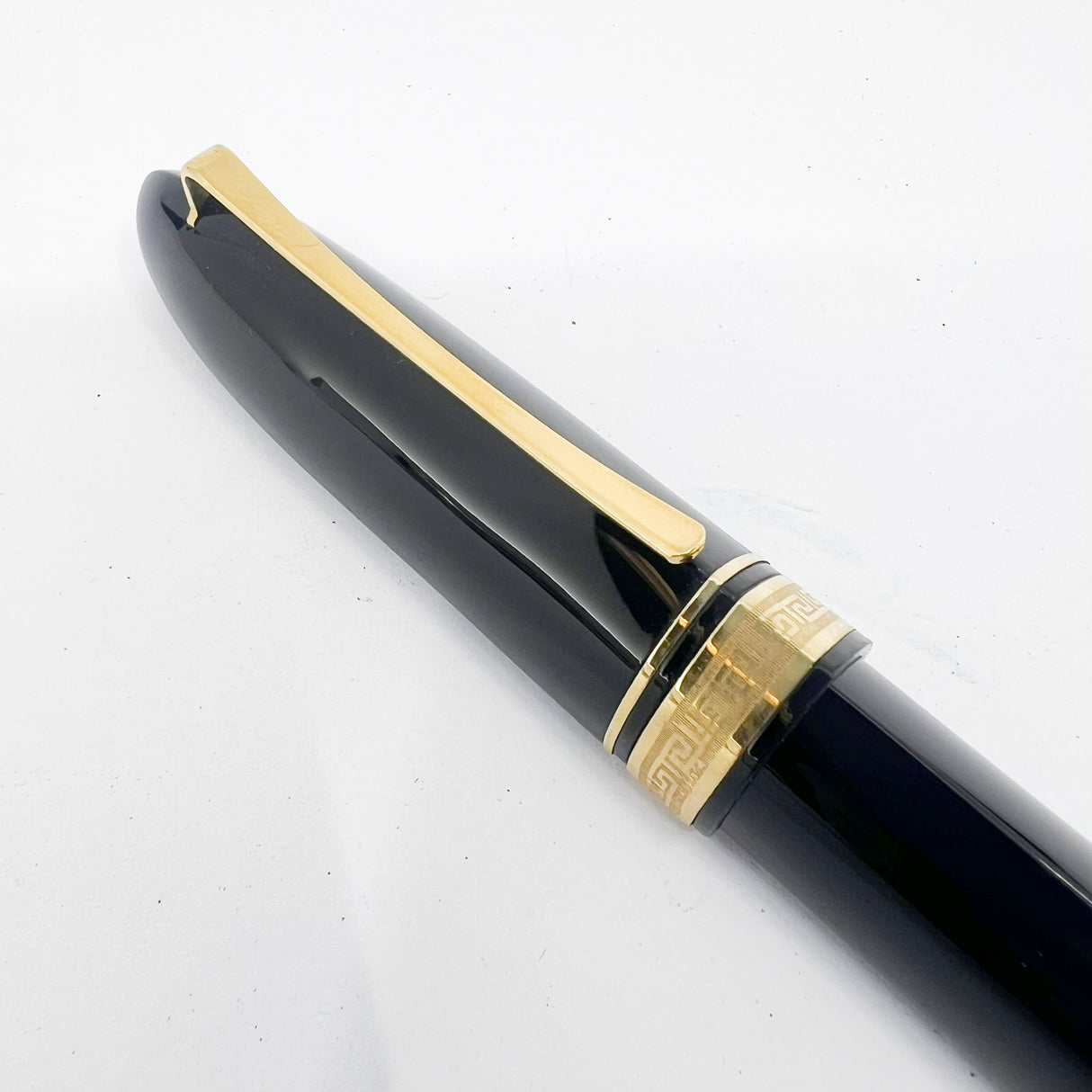 OMAS Blue/Black Overisized #360 Triangulated Fountain Pen - Extra Fine 18kt Gold Nib