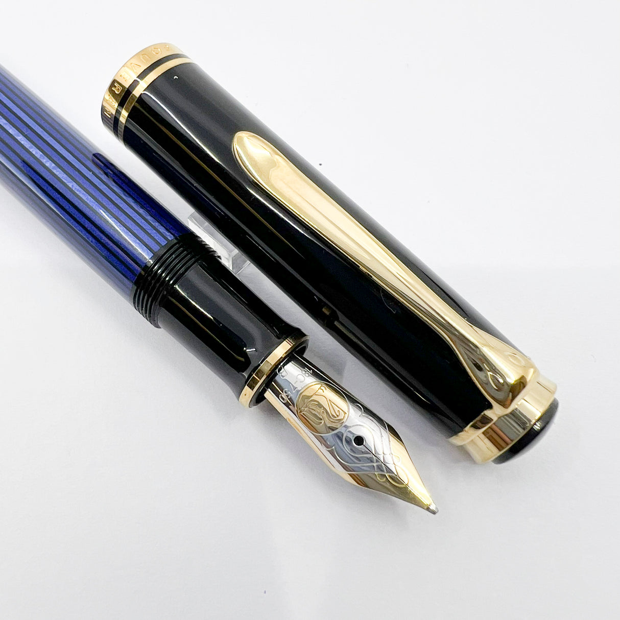 Pelikan Souveran M800 Black Cap/Blue Striped Barrel Fountain Pen - Broad 18kt Gold Nib