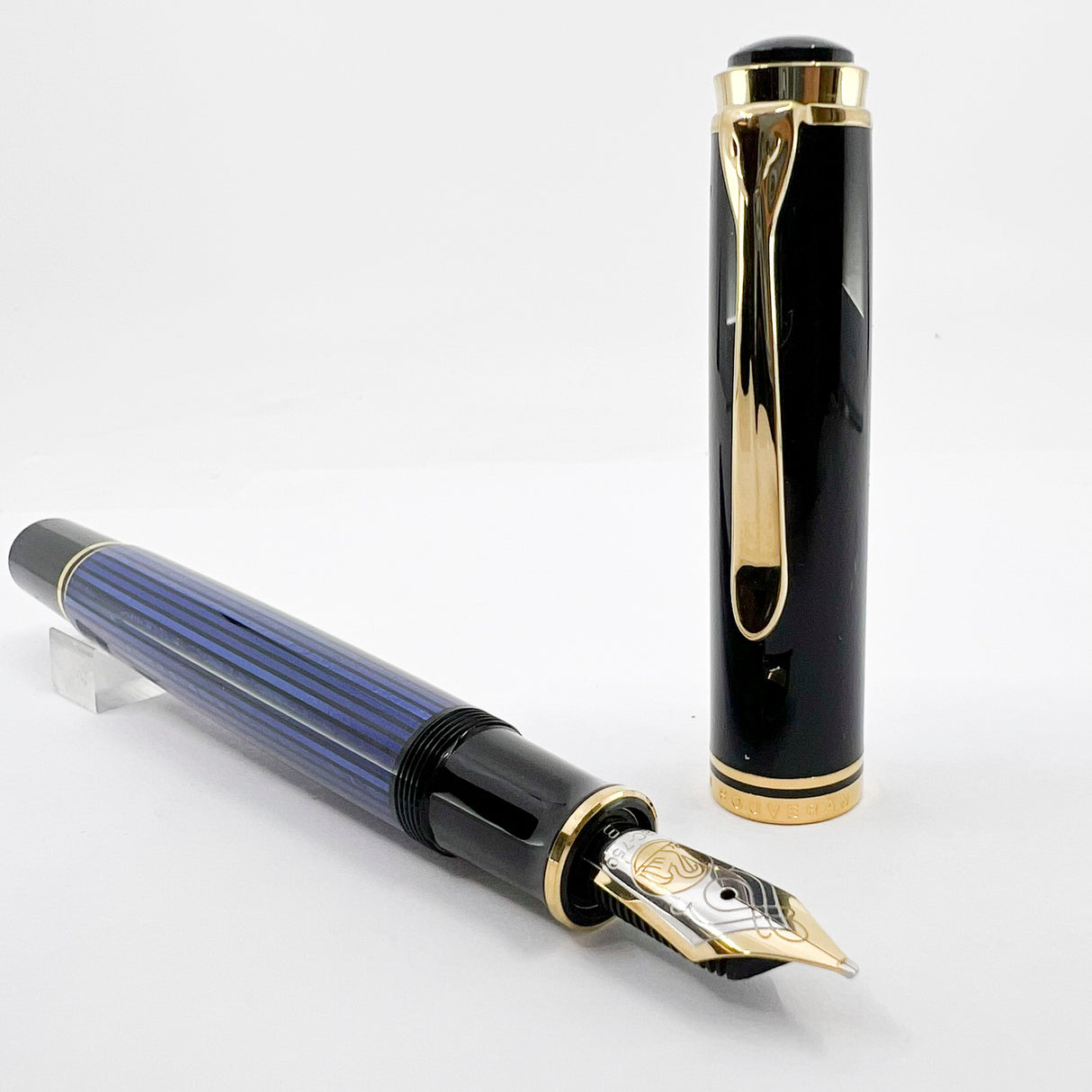 Pelikan Souveran M800 Black Cap/Blue Striped Barrel Fountain Pen - Broad 18kt Gold Nib