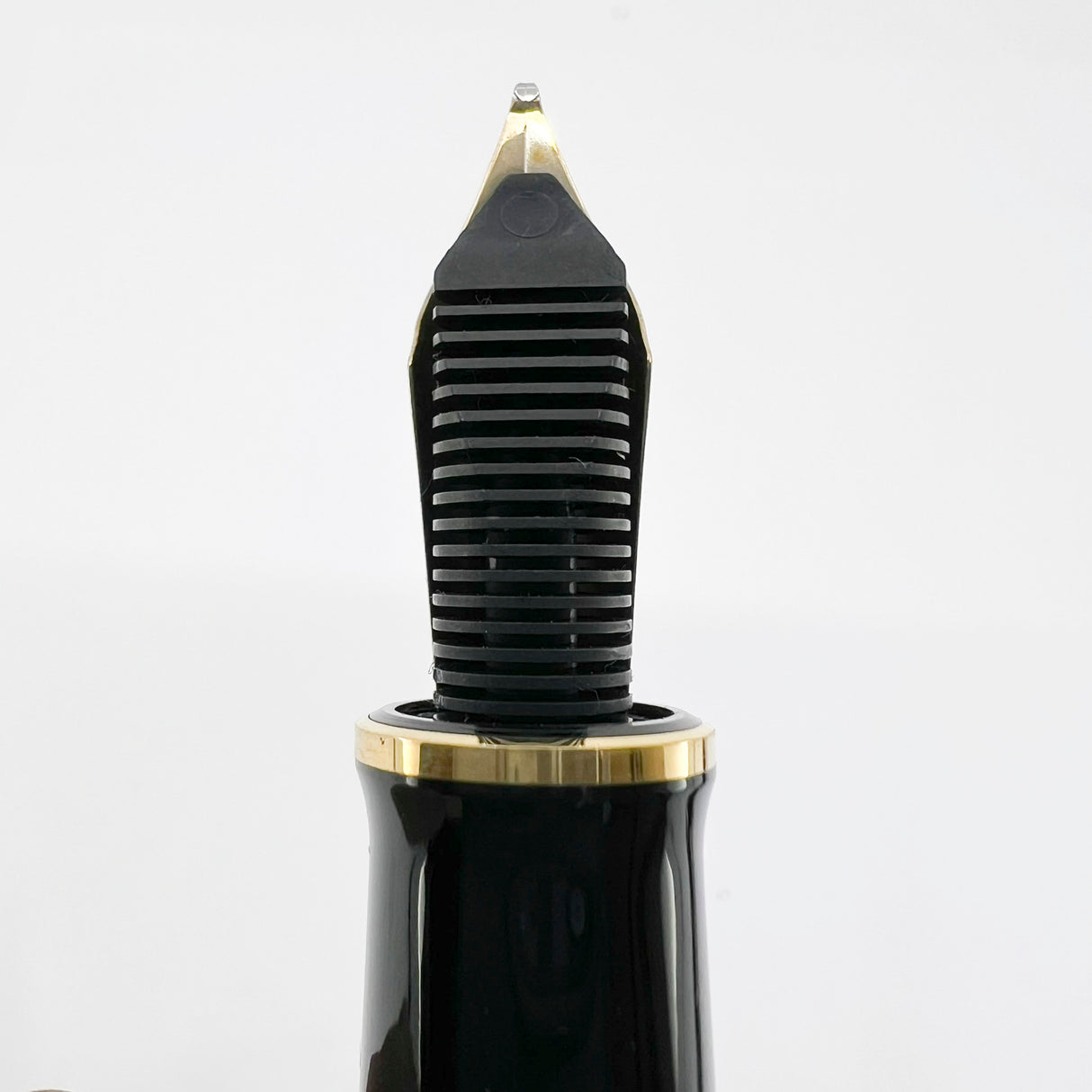 Pelikan Souveran M800 Black Cap/Blue Striped Barrel Fountain Pen - Broad 18kt Gold Nib