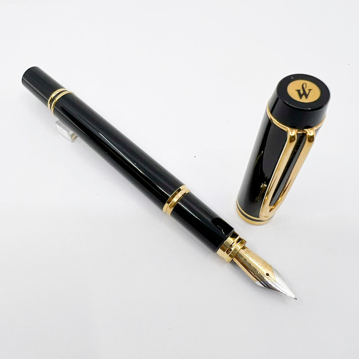 Waterman LeMan 100 Black Fountain Pen - Medium 18kt Gold Nib