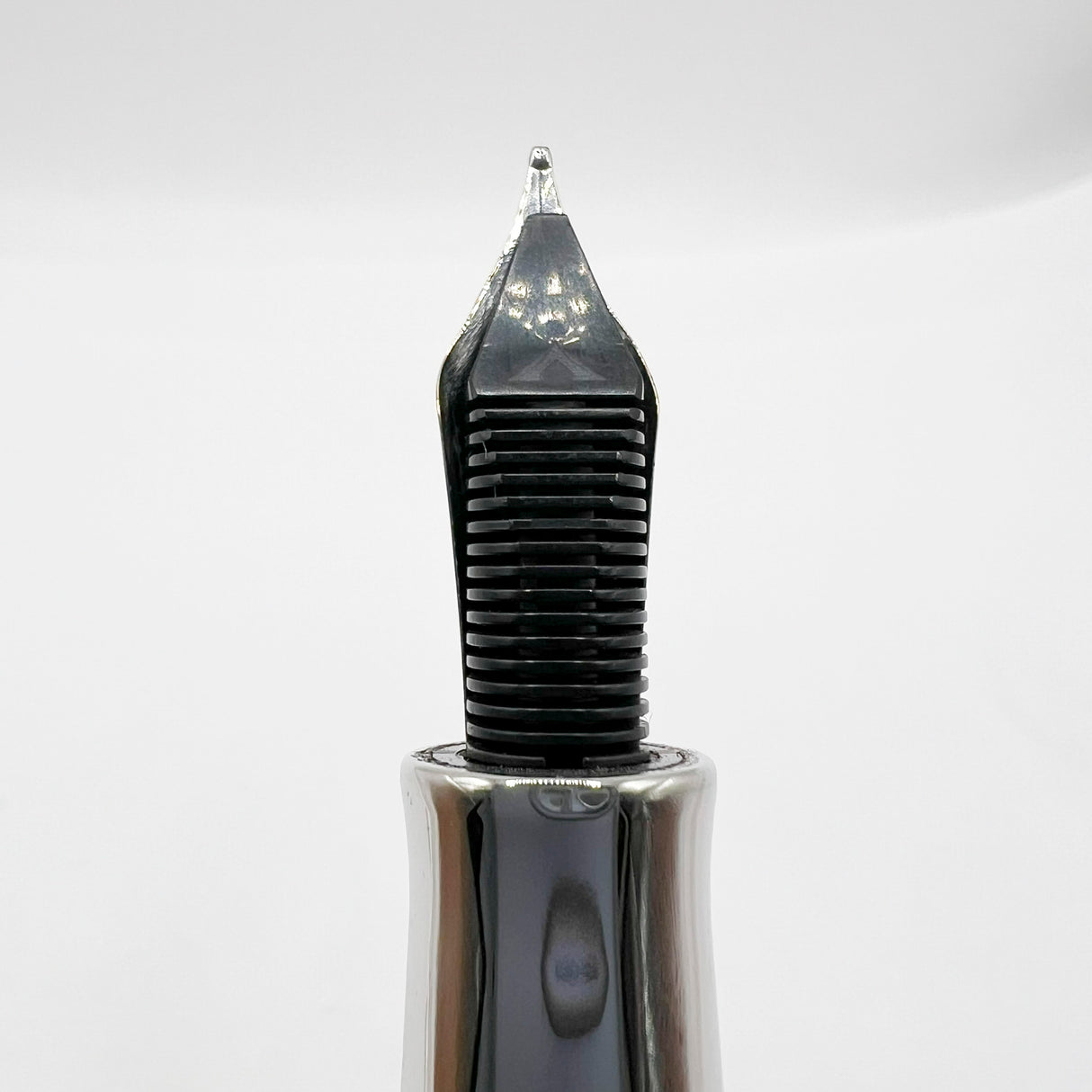 Visconti Opera Fountain Pen with Burgundy Streaking on Amber Backdrop - Medium 14kt Gold Nib