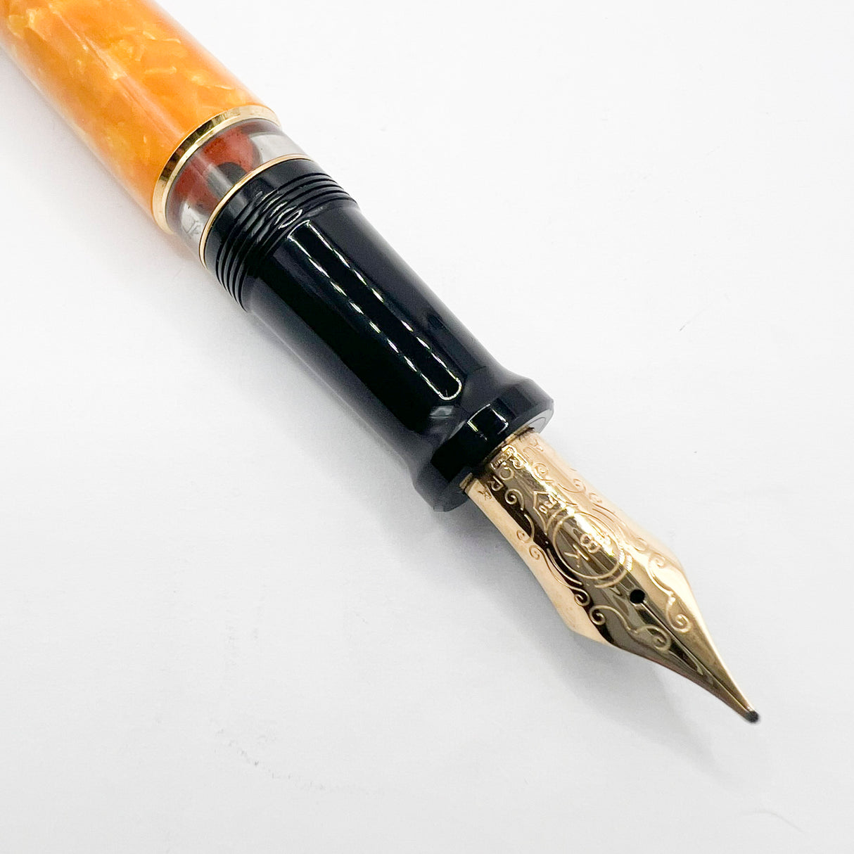 Aurora Optima Marbled Orange Sole Limited Edition Fountain Pen - Broad 18kt Gold Nib