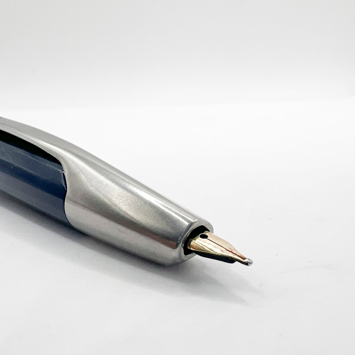 Pilot Namiki Blue Vanishing Point Fountain Pen - Classic Style Multi-Facetted Body - 1996 - Medium 14kt Gold Nib