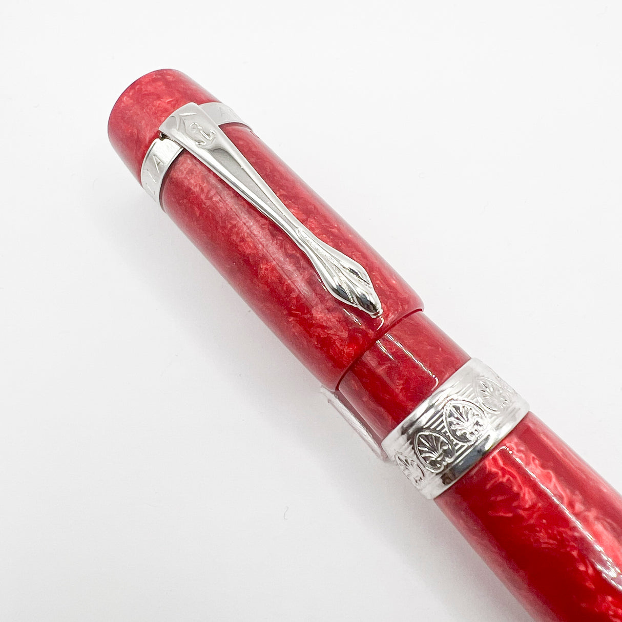 Ancora (Italy) Striated Lustrous Red Perla Fountain Pen - Flexible Medium 18kt Gold Nib
