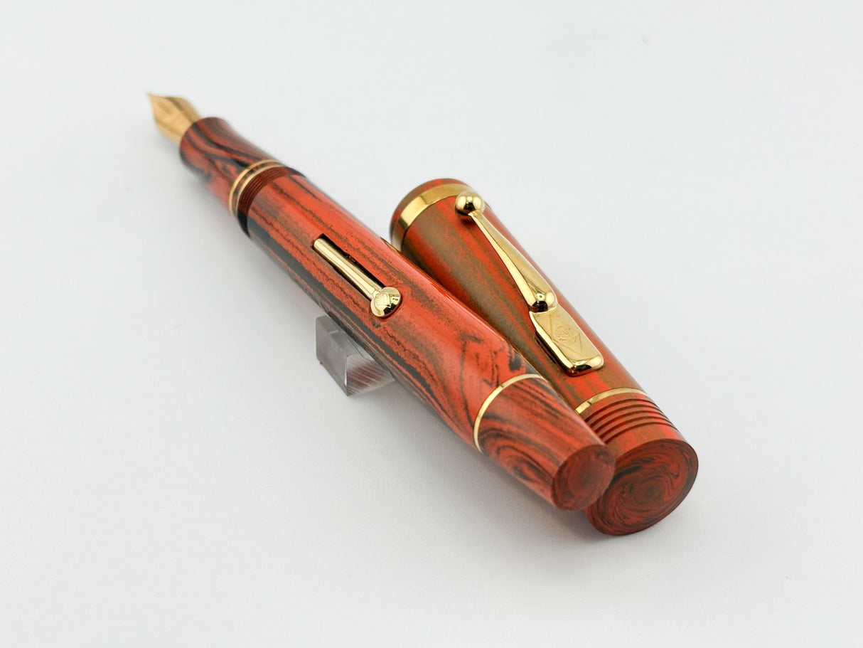 Conway Stewart Winston Churchill Woodgrain Ebonite Fountain Pen - Medium 18kt Gold Nib
