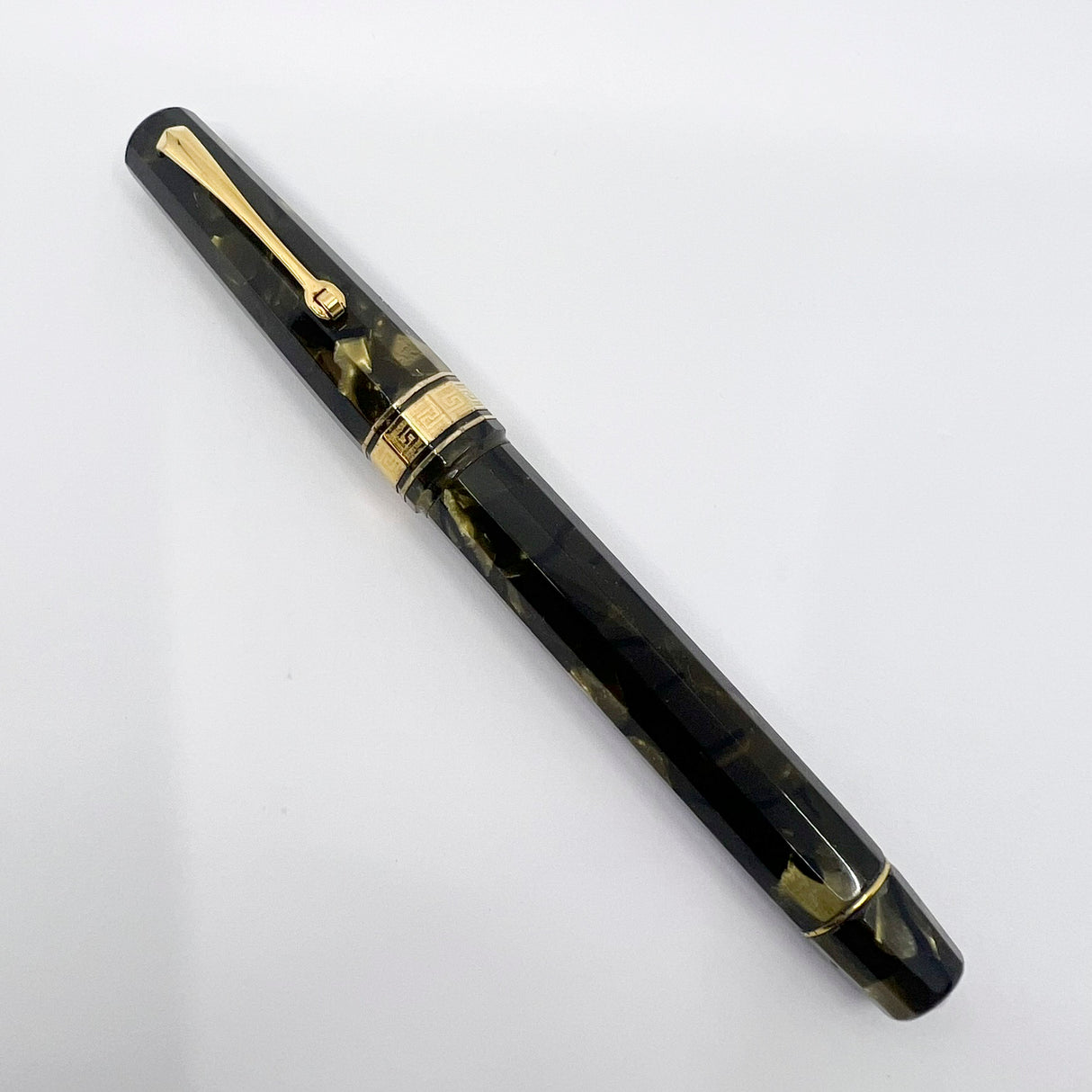 OMAS Paragon Green Saft Celluloid Fountain Pen - Flexible Medium 18kt Gold Nib