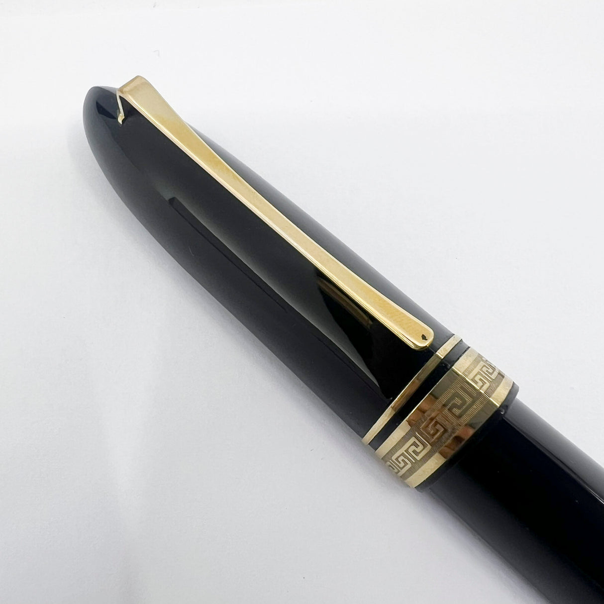 OMAS ORIGINAL #360 - LARGEST SIZE - Dark Blue/Black #360 Oversized Triangulated Fountain Pen - Fine 18kt Gold Nib