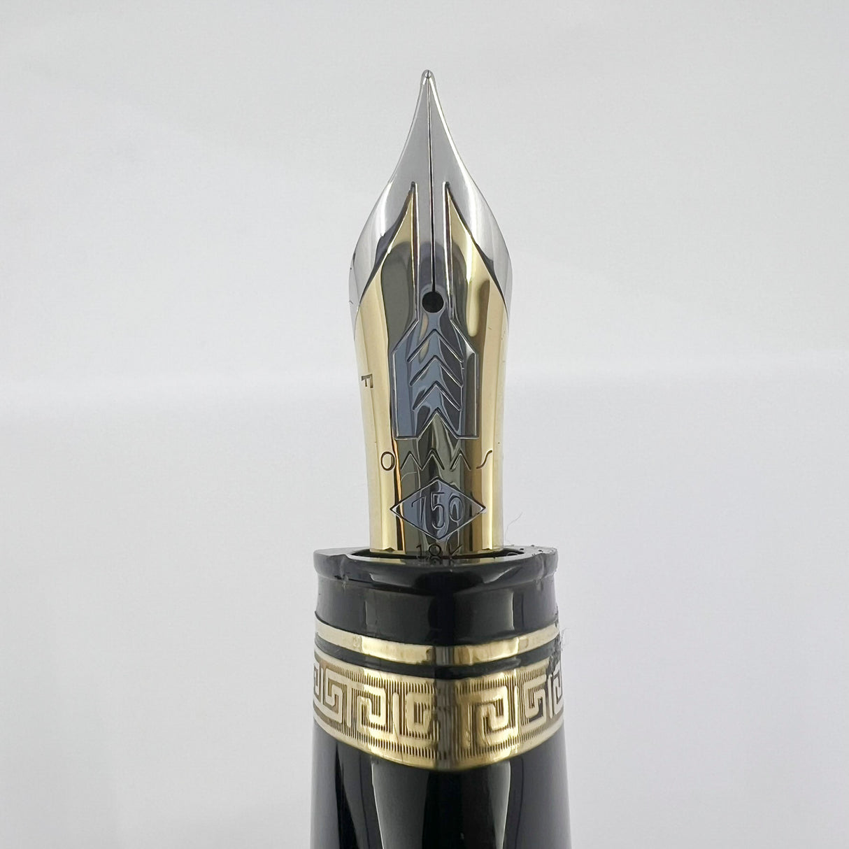 OMAS ORIGINAL #360 - LARGEST SIZE - Dark Blue/Black #360 Oversized Triangulated Fountain Pen - Fine 18kt Gold Nib
