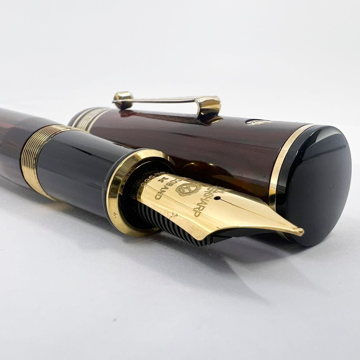 Wahl Eversharp Woodgrain Ebonite Decoband Oversized Fountain Pen - Medium #8 Size 14kt Gold Nib