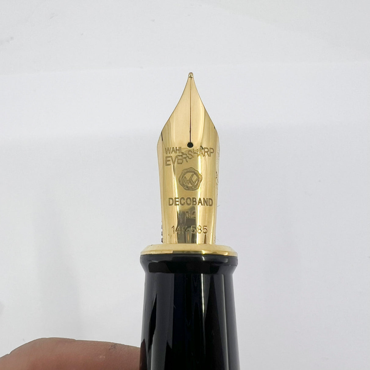 Wahl Eversharp Woodgrain Ebonite Decoband Oversized Fountain Pen - Medium #8 Size 14kt Gold Nib