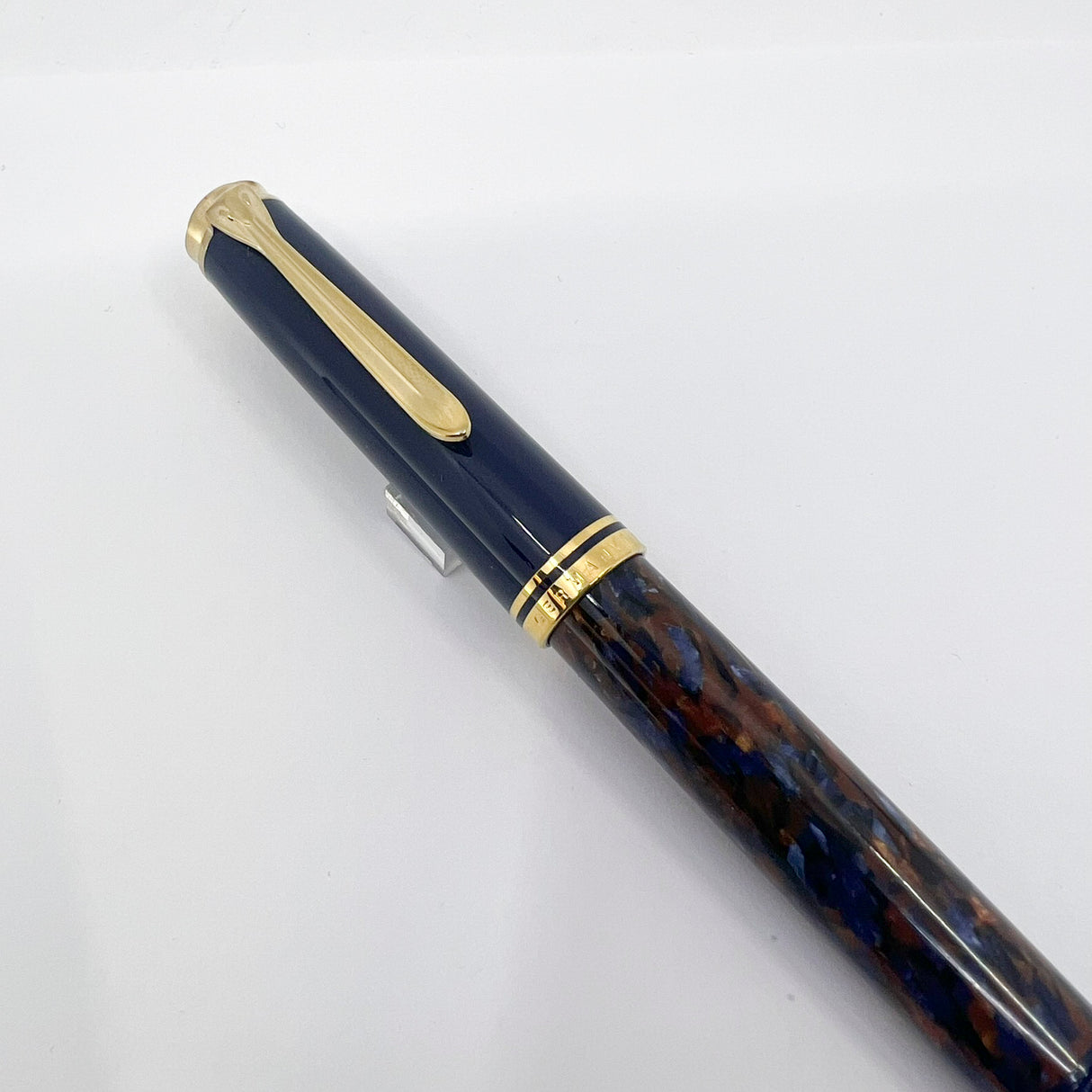 Pelikan M800 Stone Garden Fountain Pen - Medium 18kt Gold Nib