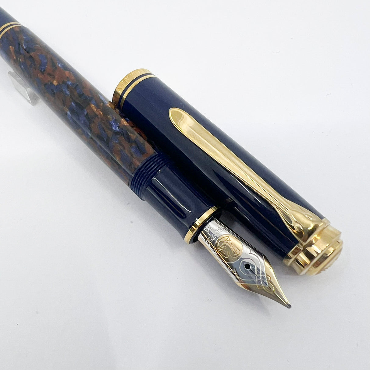 Pelikan M800 Stone Garden Fountain Pen - Medium 18kt Gold Nib