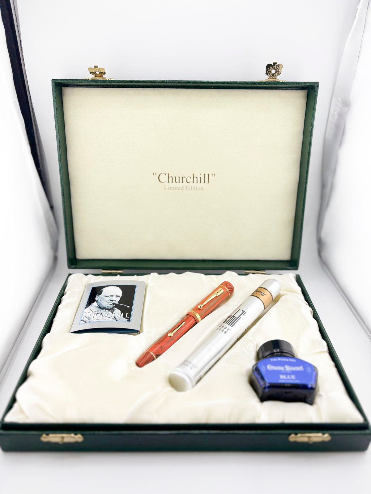 Conway Stewart Winston Churchill Woodgrain Ebonite Fountain Pen - Medium 18kt Gold Nib