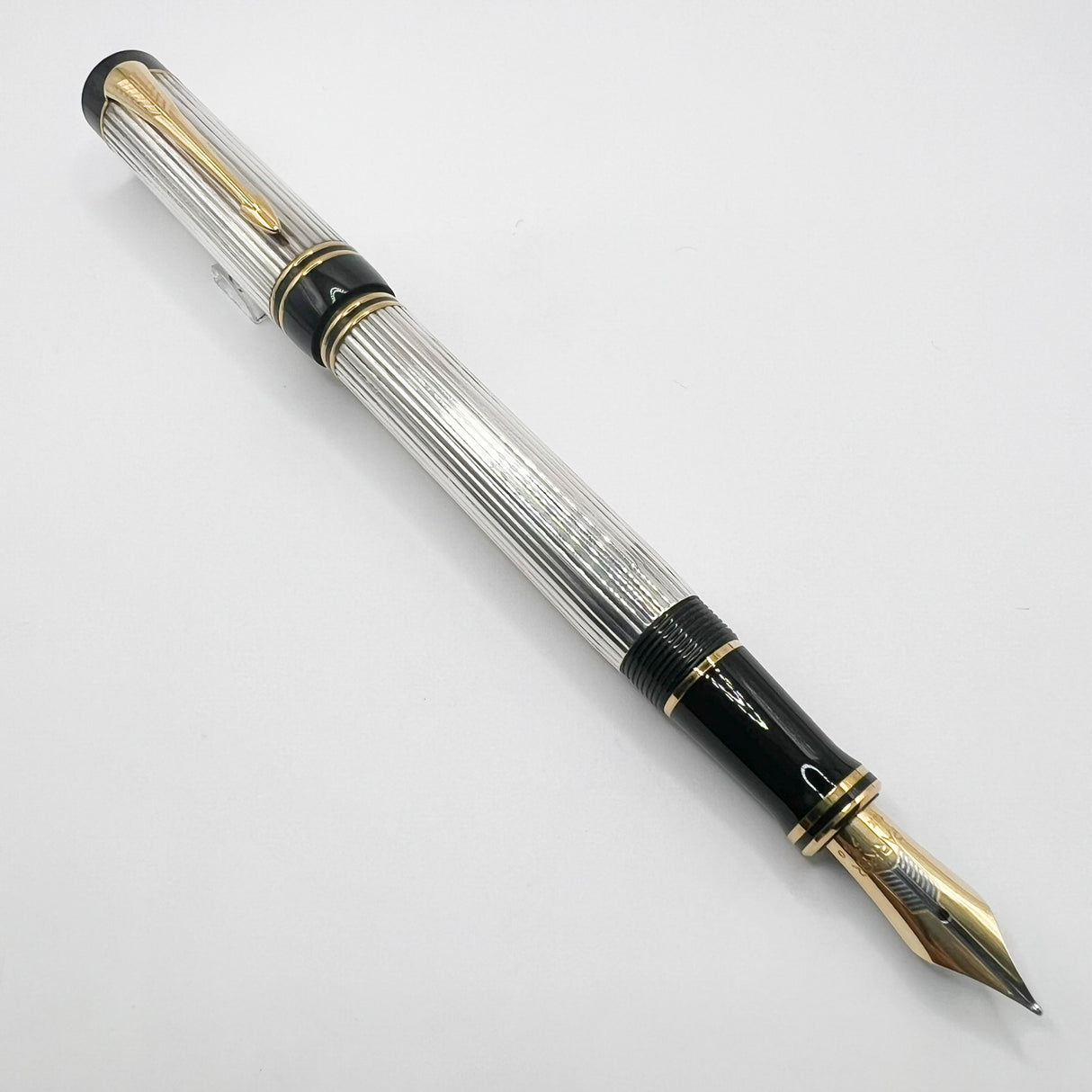 Parker Duofold Centennial (Largest Size) Sterling Silver Fountain Pen - Medium 18kt Gold Nib