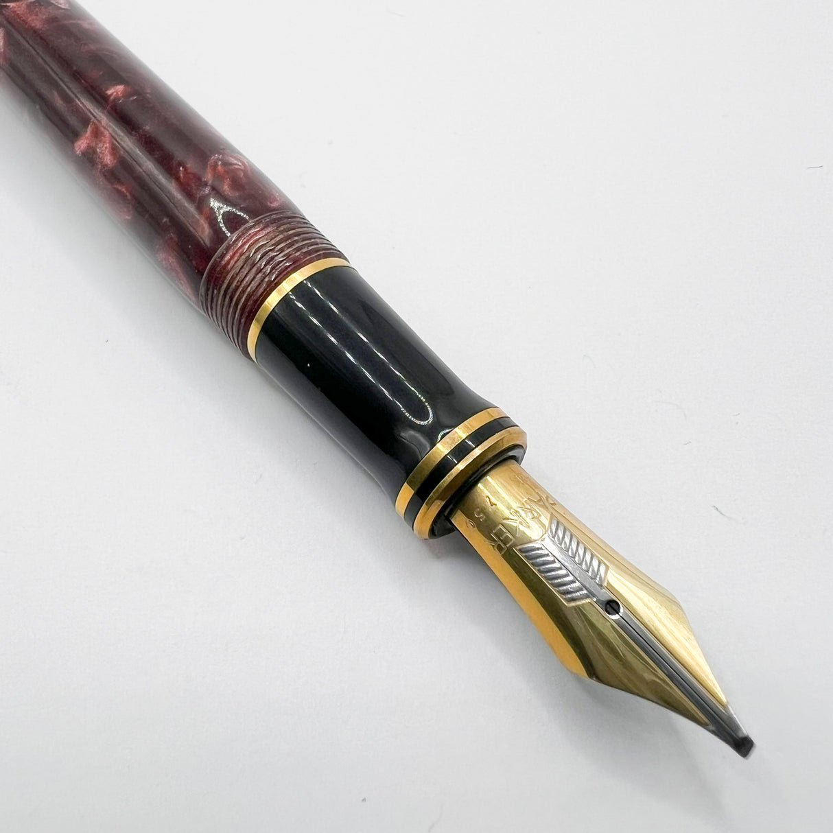 Parker Centennial (Largest Size) Marbled Maroon Duofold Fountain Pen (1989) - Broad Oblique (#89) 18kt Gold Nib