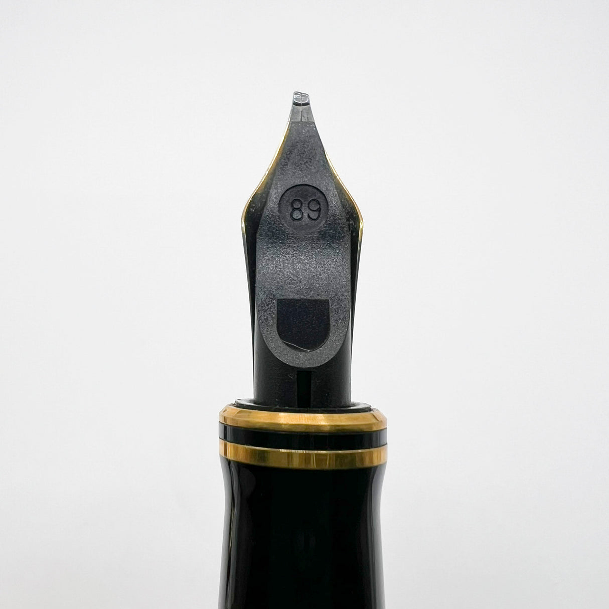 Parker Centennial (Largest Size) Marbled Maroon Duofold Fountain Pen (1989) - Broad Oblique (#89) 18kt Gold Nib