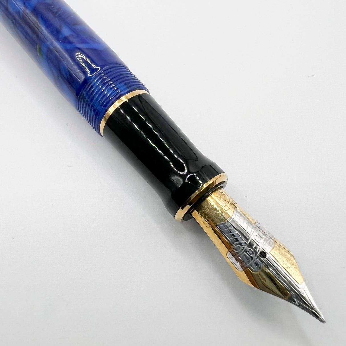 Parker Lapis Blue Duofold Centennial (Largest) Fountain Pen - Fine 18kt Gold Nib