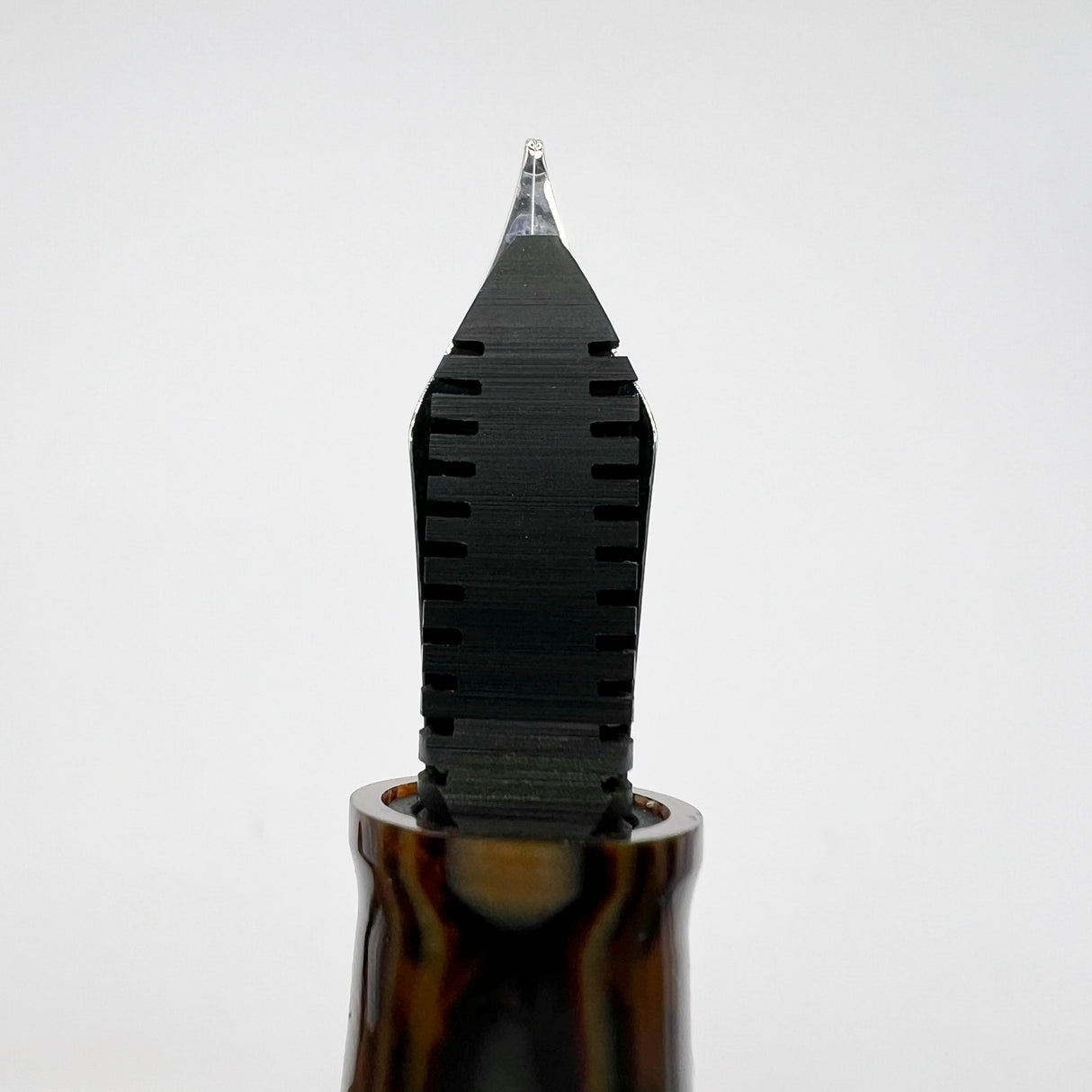 OMAS Original Style Arte Italiana Arco Bronze Celluloid Paragon Fountain Pen (Circa 2000) - High Tech Trim - Fine 18kt Gold Nib