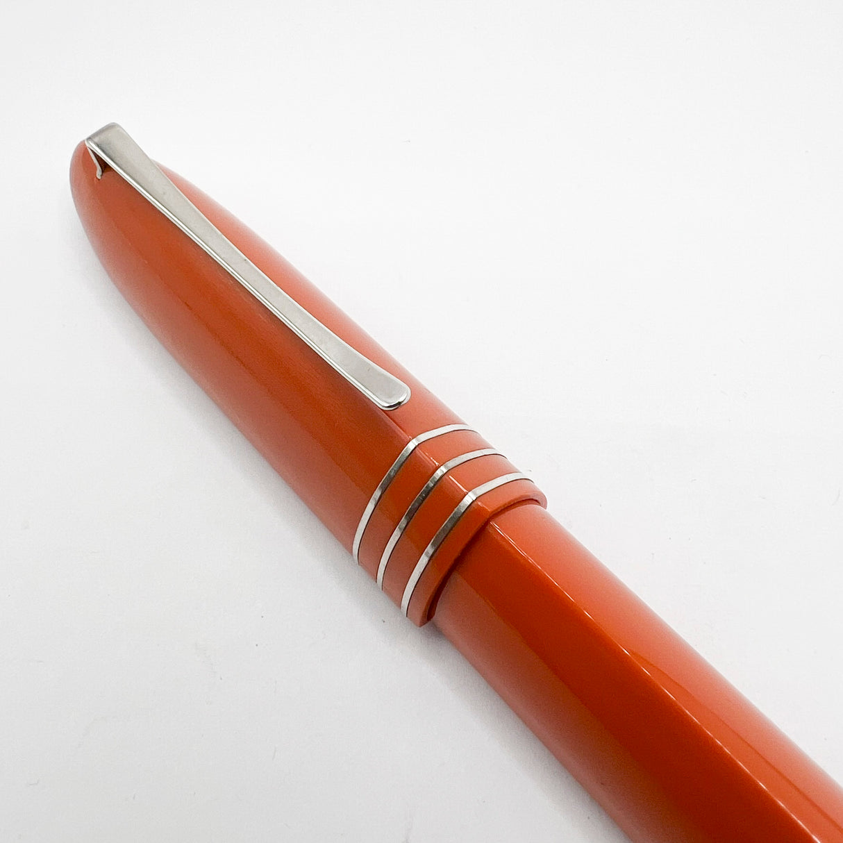 OMAS #360 for Armando Simoni Club Orange Triangulated Fountain Pen (Circa 1999) - Medium 18kt Gold Nib