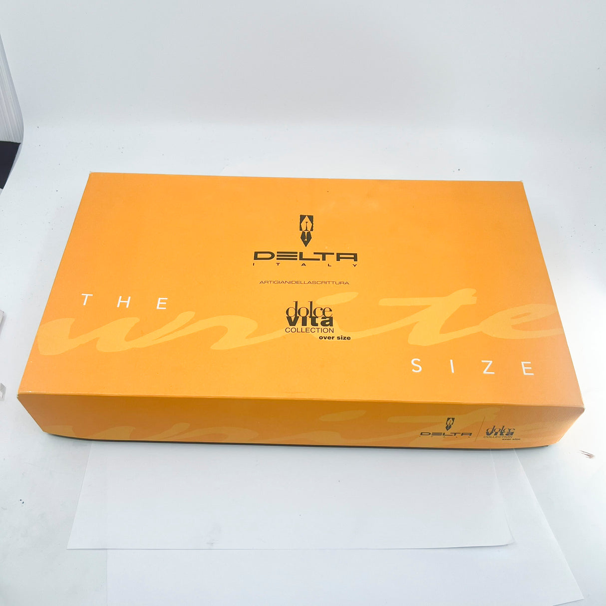 Delta - The Original Oversized DolceVita Sterling Silver Trim Fountain Pen - Medium 18kt Gold Nib