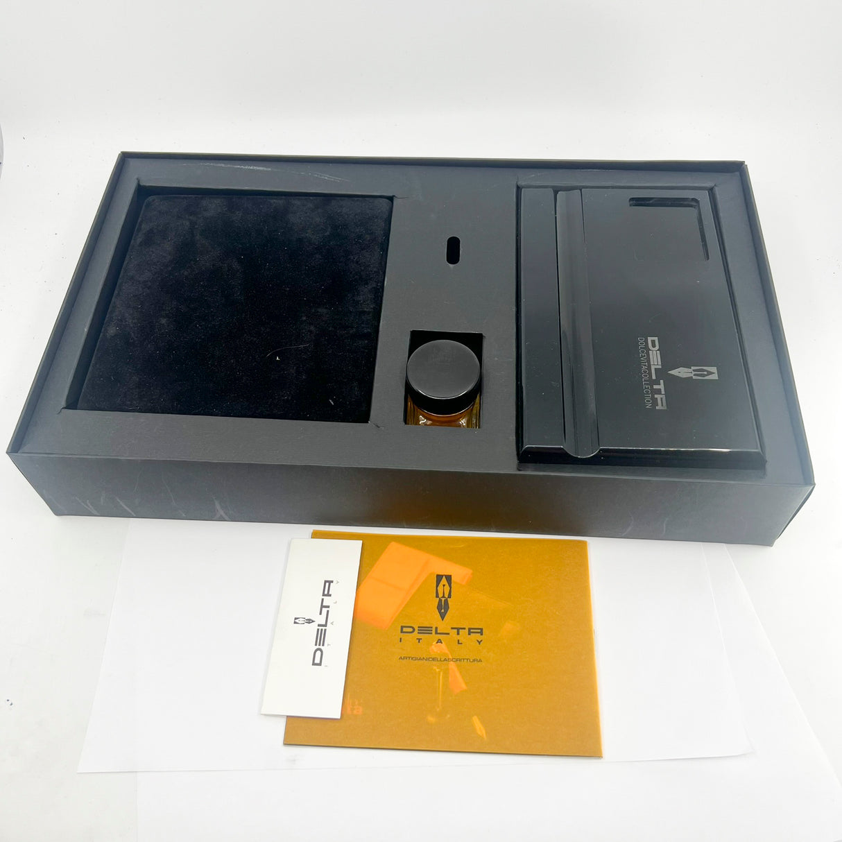 Delta - The Original Oversized DolceVita Sterling Silver Trim Fountain Pen - Medium 18kt Gold Nib