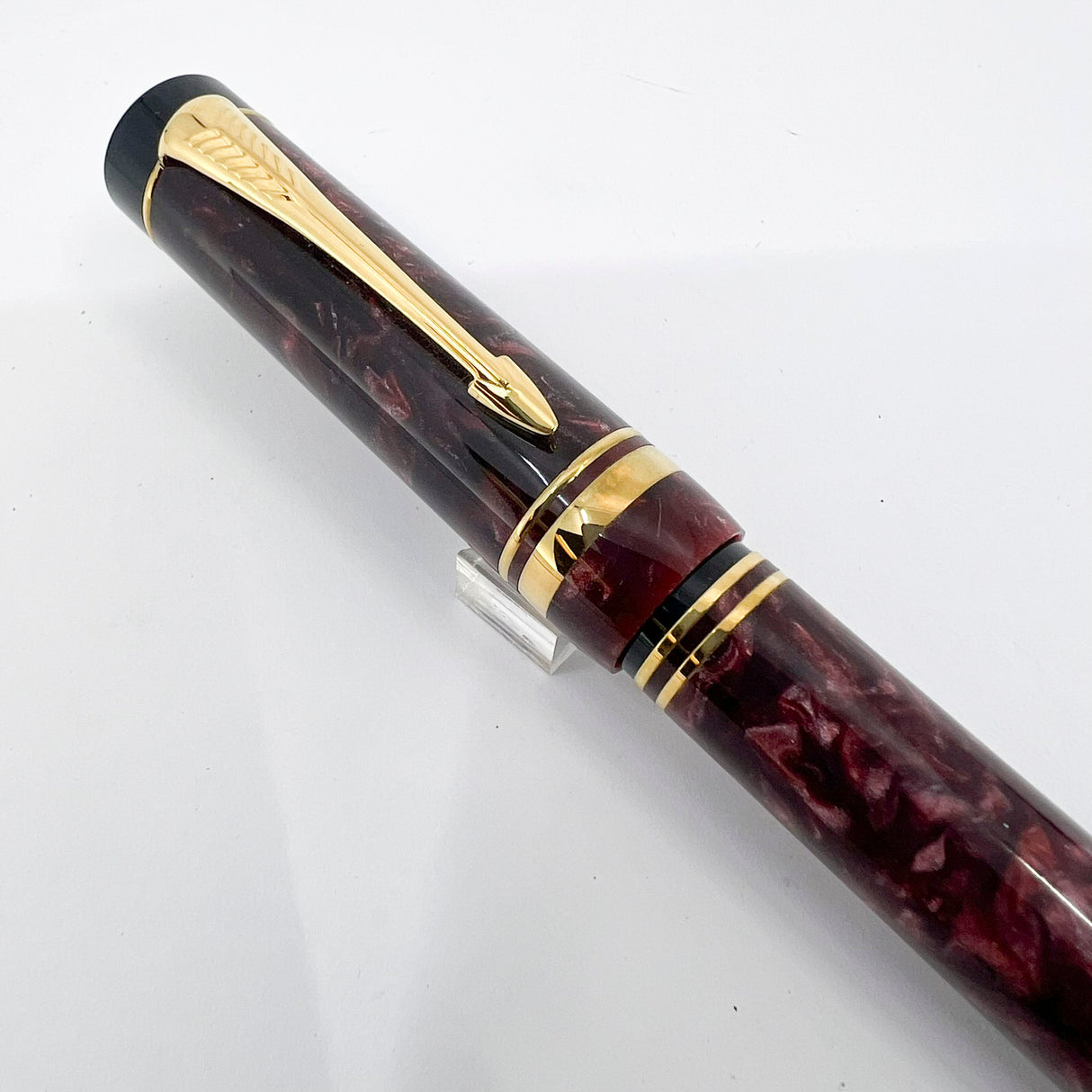 Parker Centennial (Largest Size) Marbled Maroon Duofold Fountain Pen (Circa 1991) - Medium 18kt Gold Nib