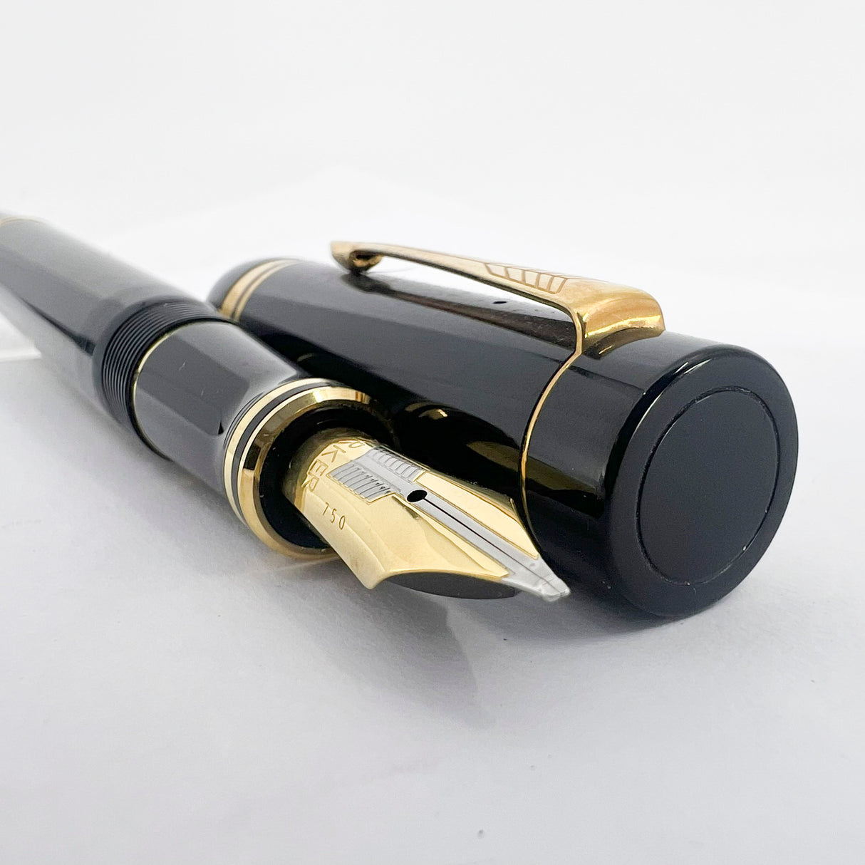 Parker Duofold Centennial (Largest) Black Fountain Pen - Broad Oblique #91 18kt Gold Nib (Circa 1989)