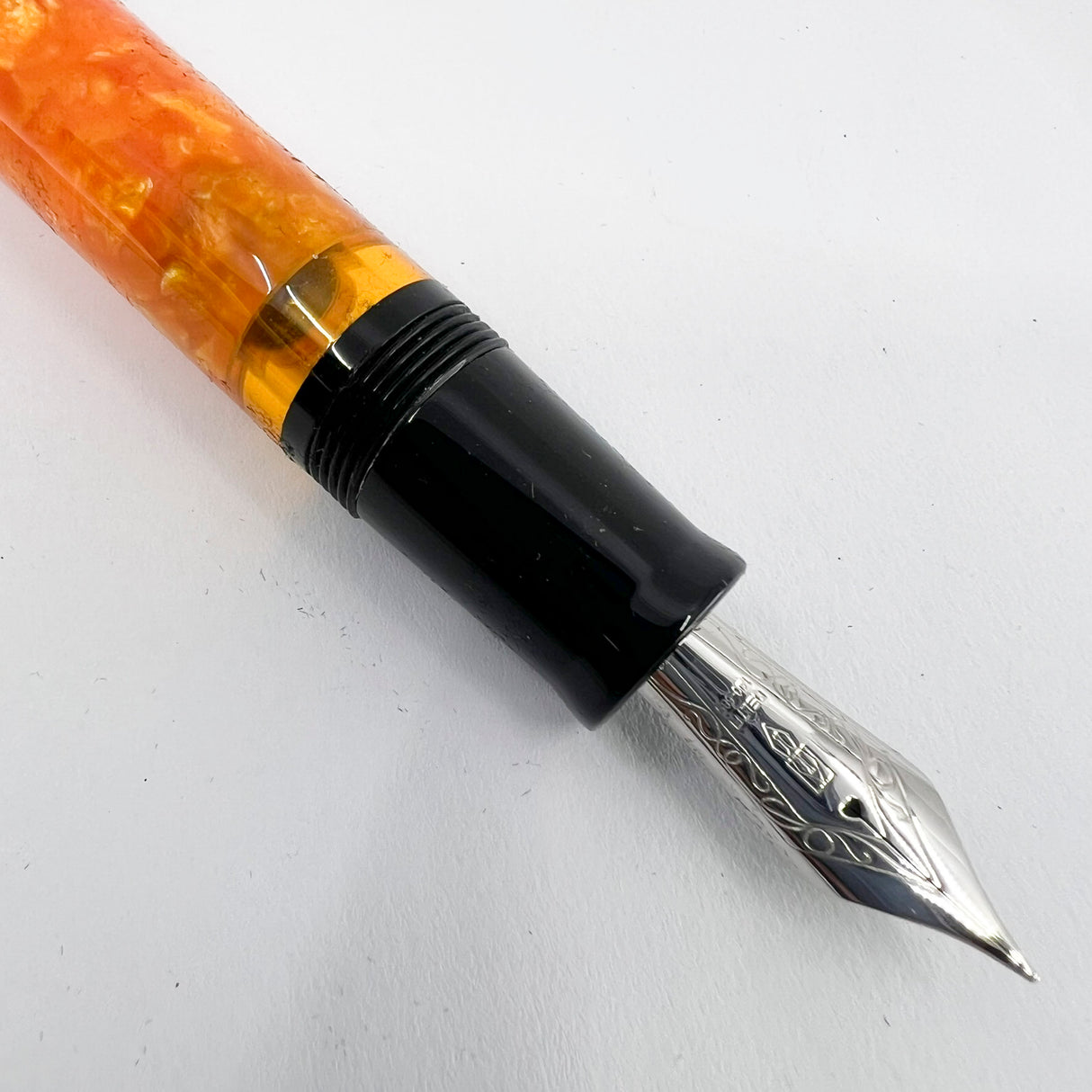 Delta DolceVita Mid-size, Piston Fill .925 Sterling Silver Trim Fountain Pen - Medium 14kt Gold Nib