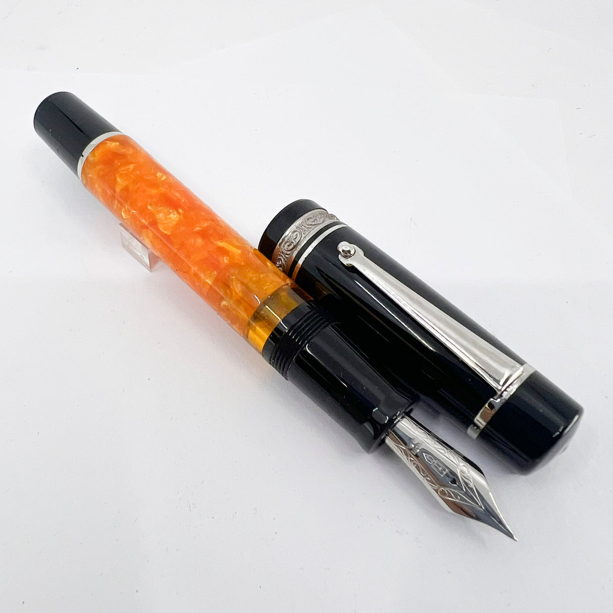 Delta DolceVita Mid-size, Piston Fill .925 Sterling Silver Trim Fountain Pen - Medium 14kt Gold Nib