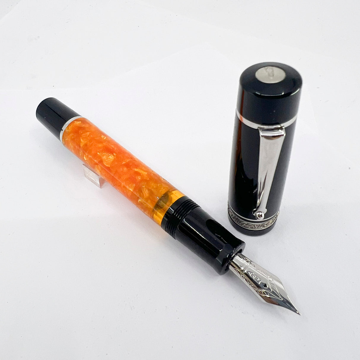 Delta DolceVita Mid-size, Piston Fill .925 Sterling Silver Trim Fountain Pen - Medium 14kt Gold Nib