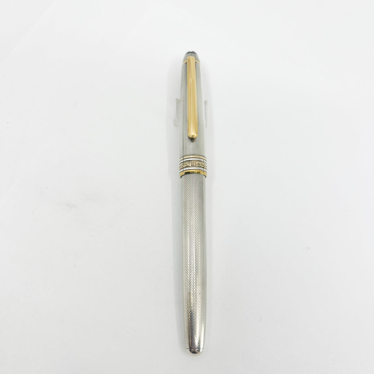 Montblanc Meisterstück Solitaire Barleycorn Sterling Silver #144 Fountain Pen - Fine 14kt Gold Nib